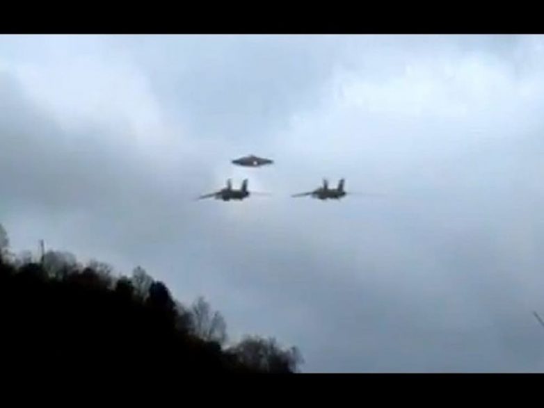 15 самых захватывающих историй про НЛО и военных
