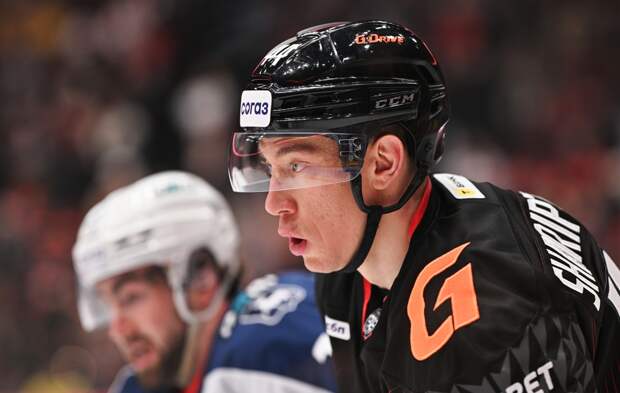 Игрок «Авангарда» Шарипзянов побил рекорд результативности КХЛ среди защитников