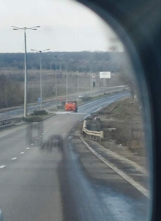 Донецк. Поливальные машины вышли на Ленинский проспект