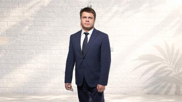 Развод после 10 лет брака и новое отцовство в 46: как сложилась личная жизнь Сергея Боярского, наследника знаменитой фамилии