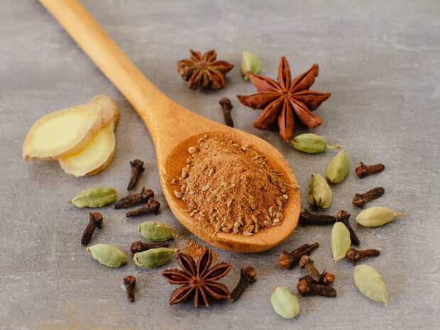 Россиян призвали добавить в весенний рацион пять специй