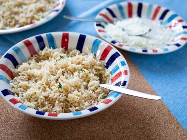 Рис с луком и сыром