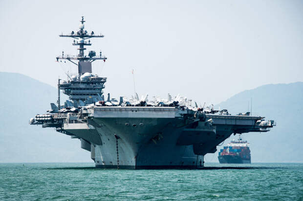 Авианосец Carl Vinson / defense.gov   📷