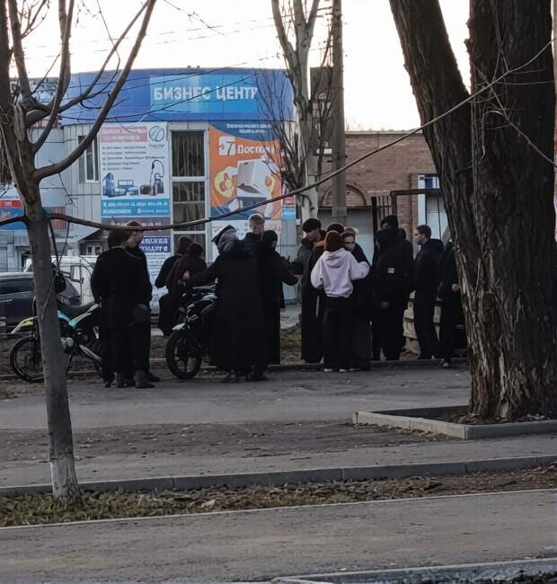 Только 10 марта а юные питбайкеры уже начинают донимать жителей