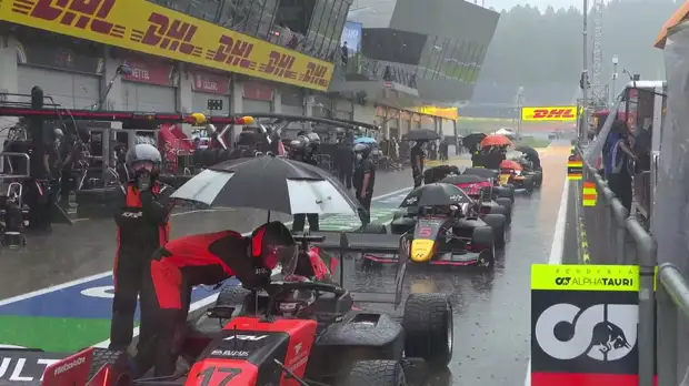 Гонка «Формулы-3» в Шпильберге была досрочно завершена из-за ливня