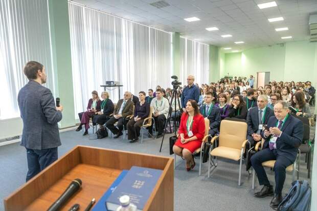 Ученые представили разработки по клеточному омоложению и долголетию