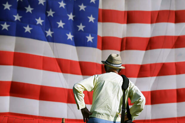 NBC: в США расширили усилия по лишению гражданства лиц, родившихся за границей