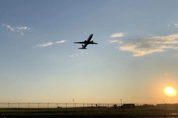 Самолет Eurowings с 130 пассажирами совершил экстренную посадку в Гамбурге