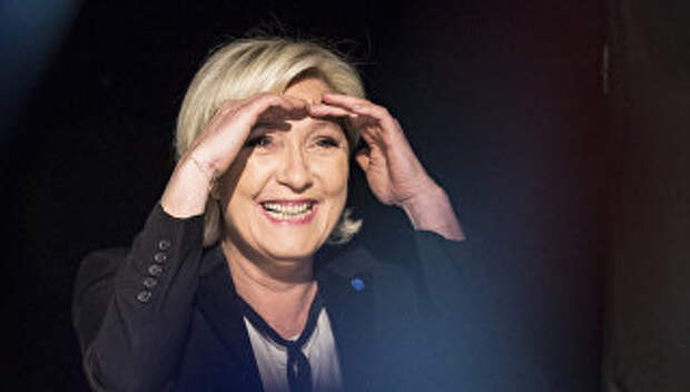 Лидер политической партии Франции Национальный фронт Марин Ле Пен. 5 апреля 2017 года