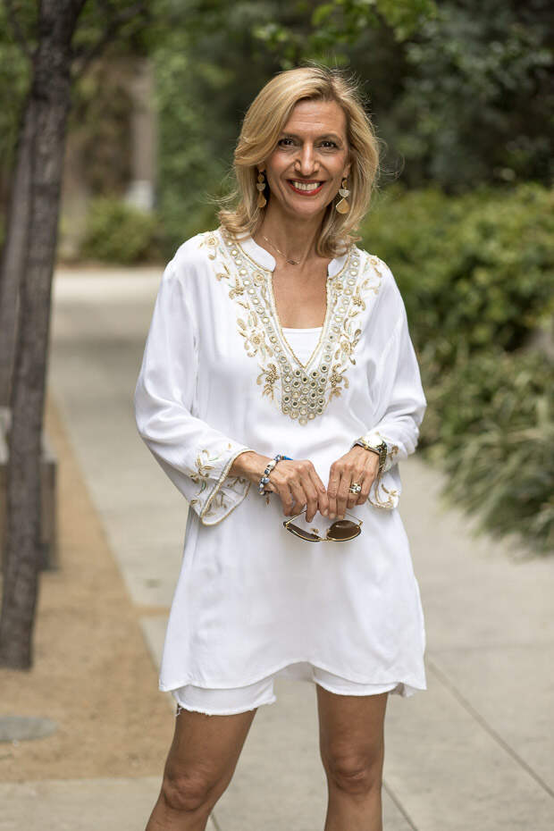 white Tunic Top With Gold Embroiderey 