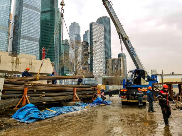 Как быстро проехать по Москве в час пик в районе Кутузовского?
