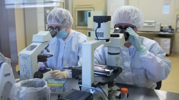 Расширить возможности применения: в центре Гамалеи готовятся провести испытания вакцины на людях старше 60