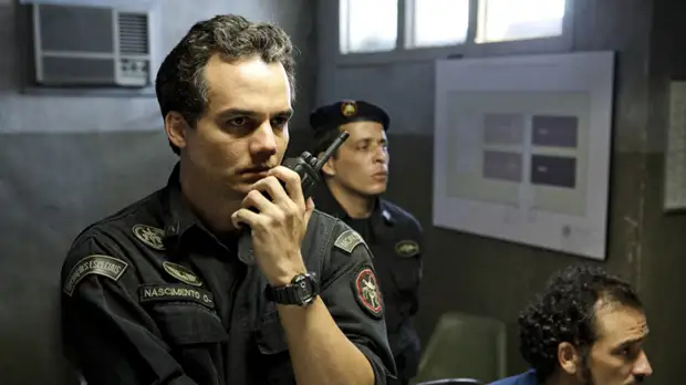 «Искусство должно оставаться в стороне от политики»: Вагнер Моура о режиссуре, истории и гражданской позиции