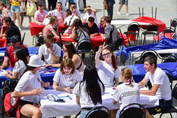 Будущий общественный актив: как президенты школ становятся лидерами ученических коллективов в Крыму