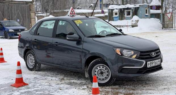 В Костромской области ветеранов спецоперации обучают вождению автомобилей с ручным управлением