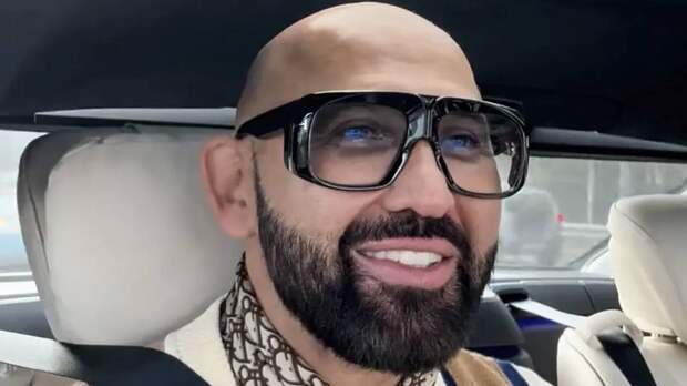 Николая Василенко оштрафовали за поездку на красном Ferrari по набережной Ростова