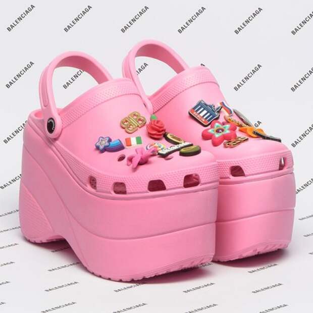 Balenciaga создала кроксы на платформе за 850 долларов