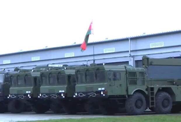 Беларусь может оснастить ядерными боеголовками РСЗО «Полонез