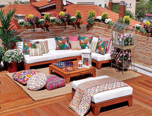 small-terrace-and-large-balcony-decor-ideas