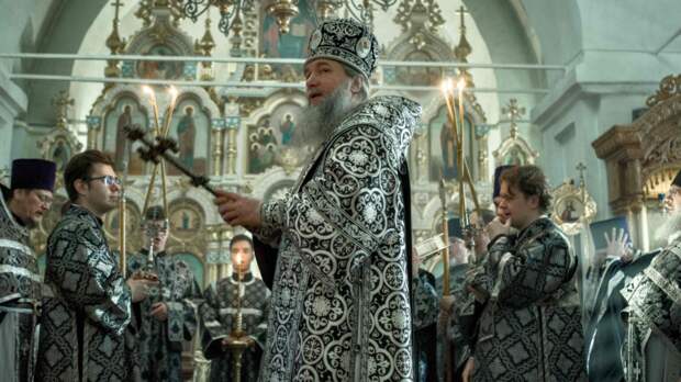 Митрополит предложил заменить обществознание православием в старших классах