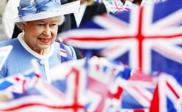 Смерть королевы Елизаветы: Лиз Трасс боится за будущее Британии, одновременно плачет и хорохорится