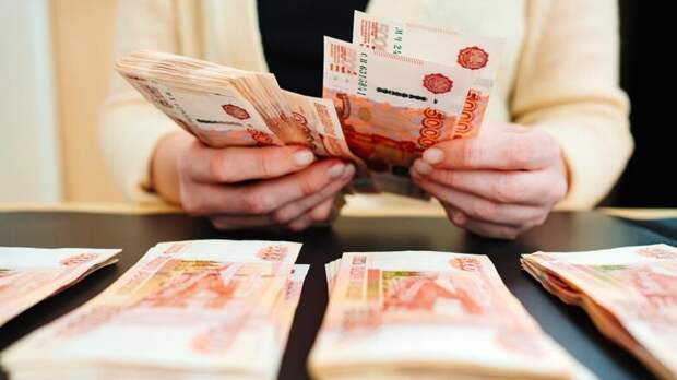 Рост портфеля кредитов физлицам в России вновь оказался околонулевым