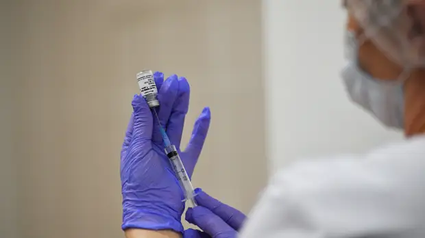 «Обеспечит пациентов комплексной терапией»: в Москве утвердили стандарт лечения больных с COVID-19 в стационарах