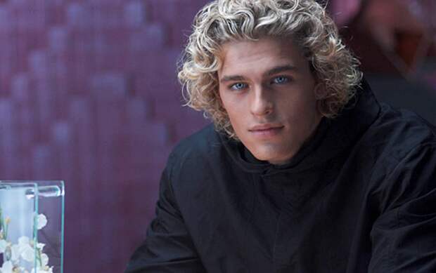 Василий Степанов