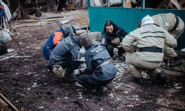 Волонтеры из Архангельска помогают восстанавливать поселок в ЛНР после удара ВСУ