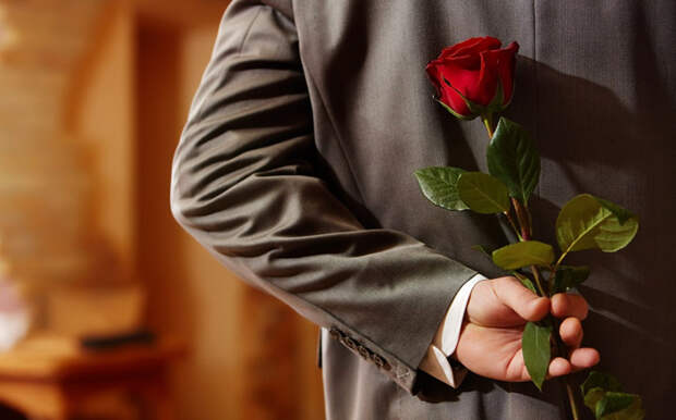 Одна красная роза на День Святого Валентина - 14 февраля - символ любви