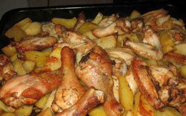 Картофель с куриным мясом в духовке. Так очень вкусно!