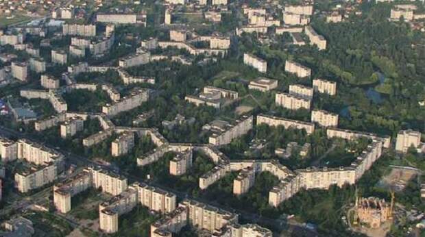 Большие дома - это всегда чудеса инженерии. /Фото: back-in-ussr.com