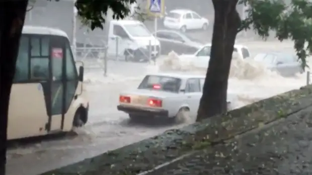 В Кисловодске объявили режим ЧС из-за непогоды