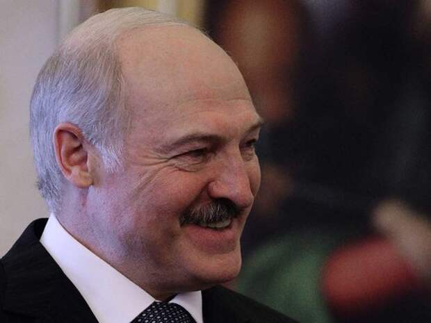 Лукашенко улыбается. Лукашенко в очках. Олигархи Белоруссии. Белоруссия готов