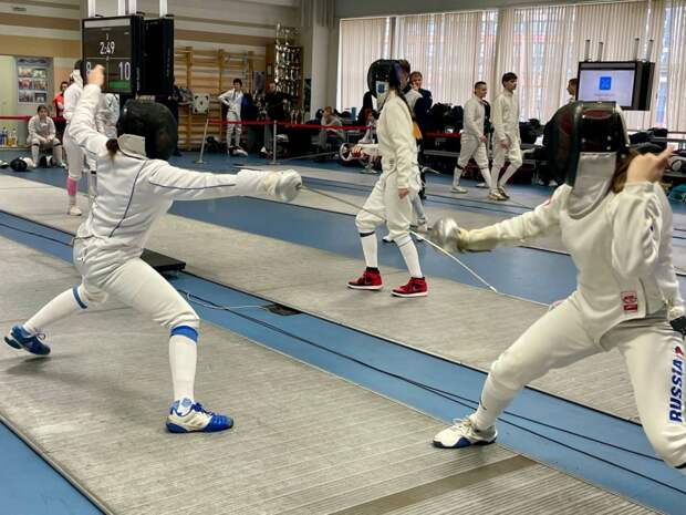 Юная звезда Адыгеи покоряет шпагу: Анастасия Крижановская – чемпионка ЮФО!