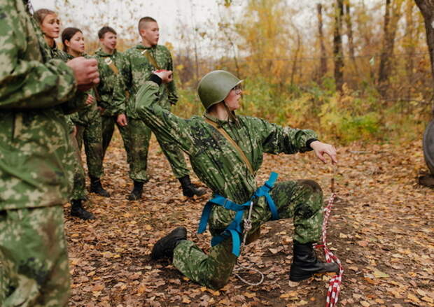 Военно спортивные игры положение. Красноярский край армия. Фотоконкурс Служу Отечеству. Военно-спортивная игра победа 21 октября Биробиджан. Игра Служу дальше.