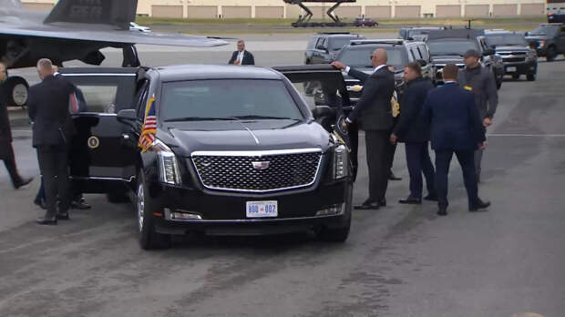 Саммит Путина и Трампа начался с личной беседы в лимузине