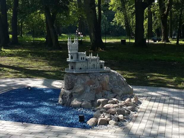 Парк миниатюр в Калининграде попал под санкции из-за копии "Ласточкиного гнезда" apple, ynews, калининград, крым, ласточкино гнездо, парк миниатюр, санкции
