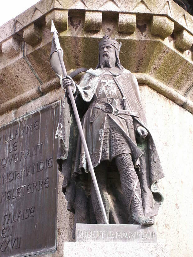 Роберт Дьявол, скульптура герцога в Фалезе (Иллюстрация из открытых источников)