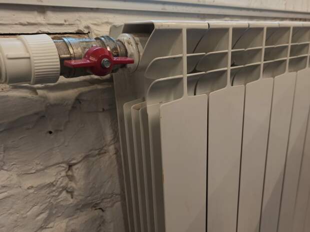 Жители домов на 5-й Советской почти сутки останутся без отопления после прорыва