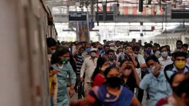 В Индии за сутки выявили более 12 тысяч случаев коронавируса