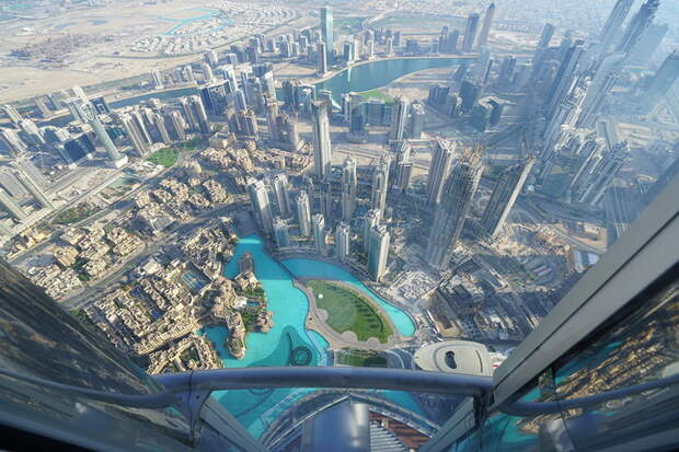 Вид на Дубай с башни Бурдж-Халифа