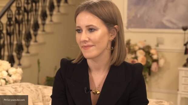 Блогер Лена Миро назвала опубликовавшую фото голого сына Ксению Собчак "деревенщиной"