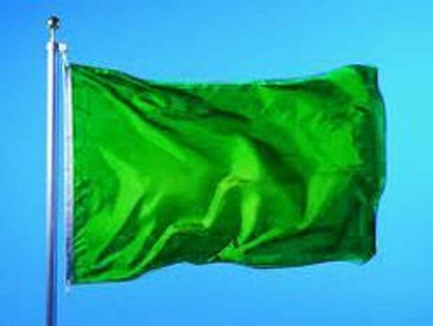 Зеленый флаг в россии. Зеленый флаг с копьями. Флаг НАТО зеленый. Флаг с зелеными ступеньками. Зеленые флаги в отношениях.