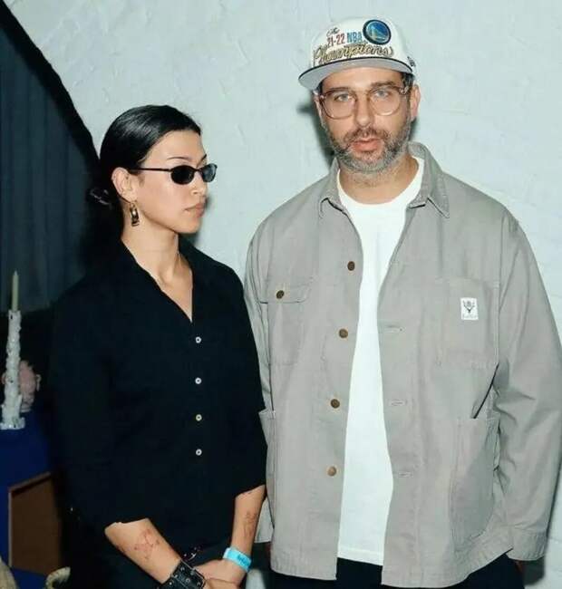 «Я в Москве!»: 25-летняя падчерица Ивана Урганта променяла Нью-Йорк на российского рэпера