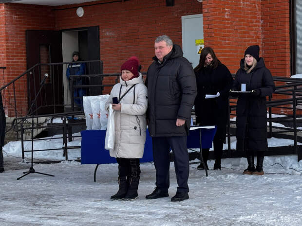 Илья Беспалов вручил ключи от новых квартир 12 семьям, проживавшим в аварийных домах