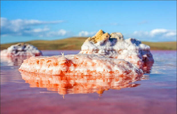 Залив Сиваш образовался между Крымским полуостровом и Арабатской косой. Фото: Сергей Анашкевич. Залив Сиваш образовался между Крымским полуостровом и Арабатской косой. Фото: Сергей Анашкевич.