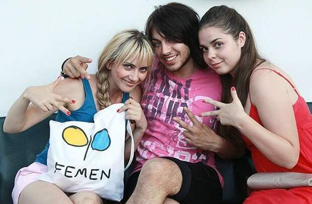 Сбежал, чтобы выжить: участник «Femen» указал пальцем на убийц Павла Шеремета