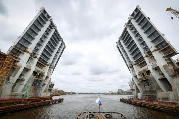 Беглов: Большой Смоленский мост готов к проводке судов по Неве