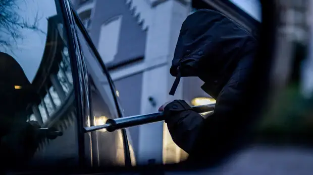 Путин подписал закон о возмещении угонщиками ущерба за порчу машины